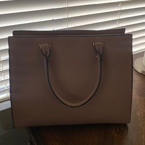 Mauve hand bag Good condition